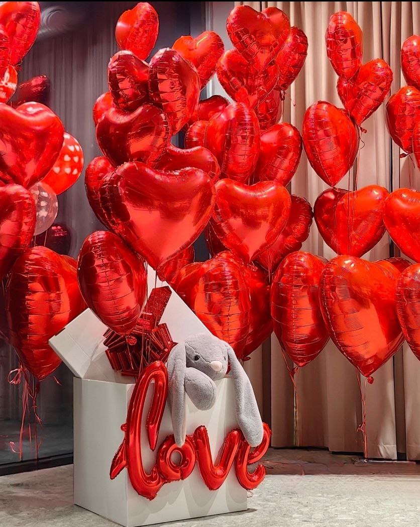 Red hearts baloons