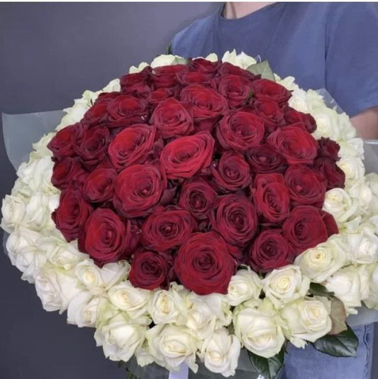 Bouquet "Luxury cascade of red and white roses"